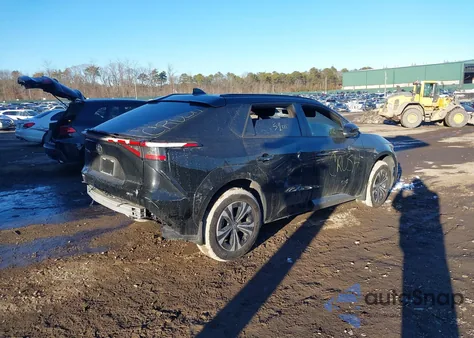 2024 Toyota Bz4X Xle z USA, uszkodzony, nr VIN JTMABACA1RA079839